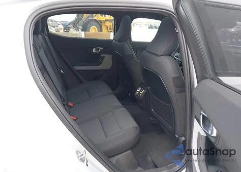 2024 Polestar 2 Long Range Dual Motor/Long Range Dual Motor Plus z USA, uszkodzony, nr VIN YSMFD3KA5RL218831